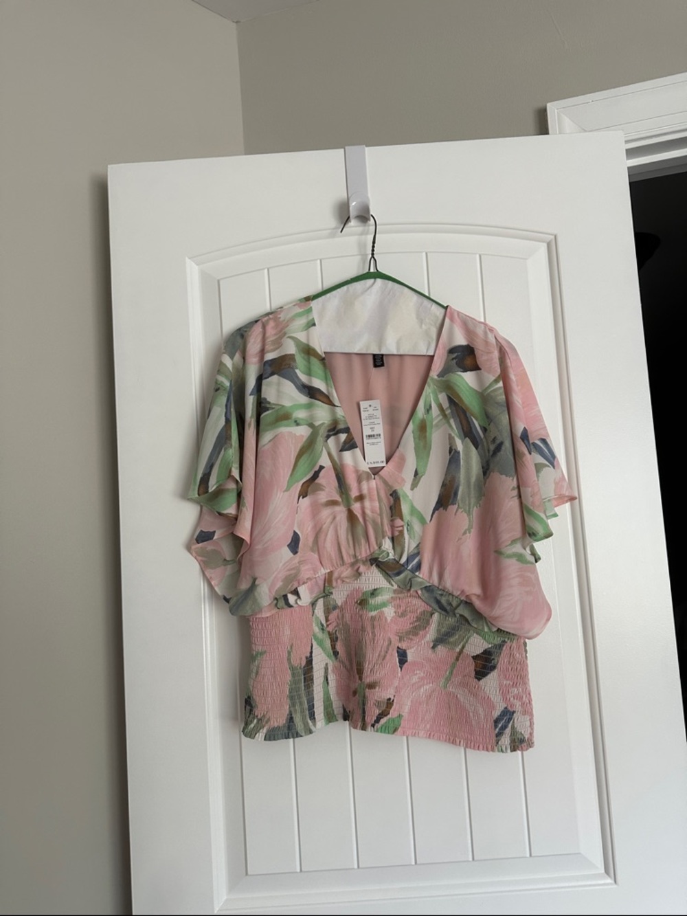 White House Black Market Floral Pink Flutter-Sleeve V-Neck Top